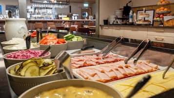 Free daily buffet breakfast