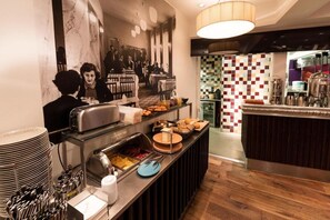 Bao gồm bữa sáng buffet hàng ngày 