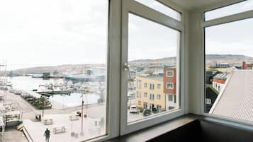 Large Room with Sea View | Ausblick vom Zimmer