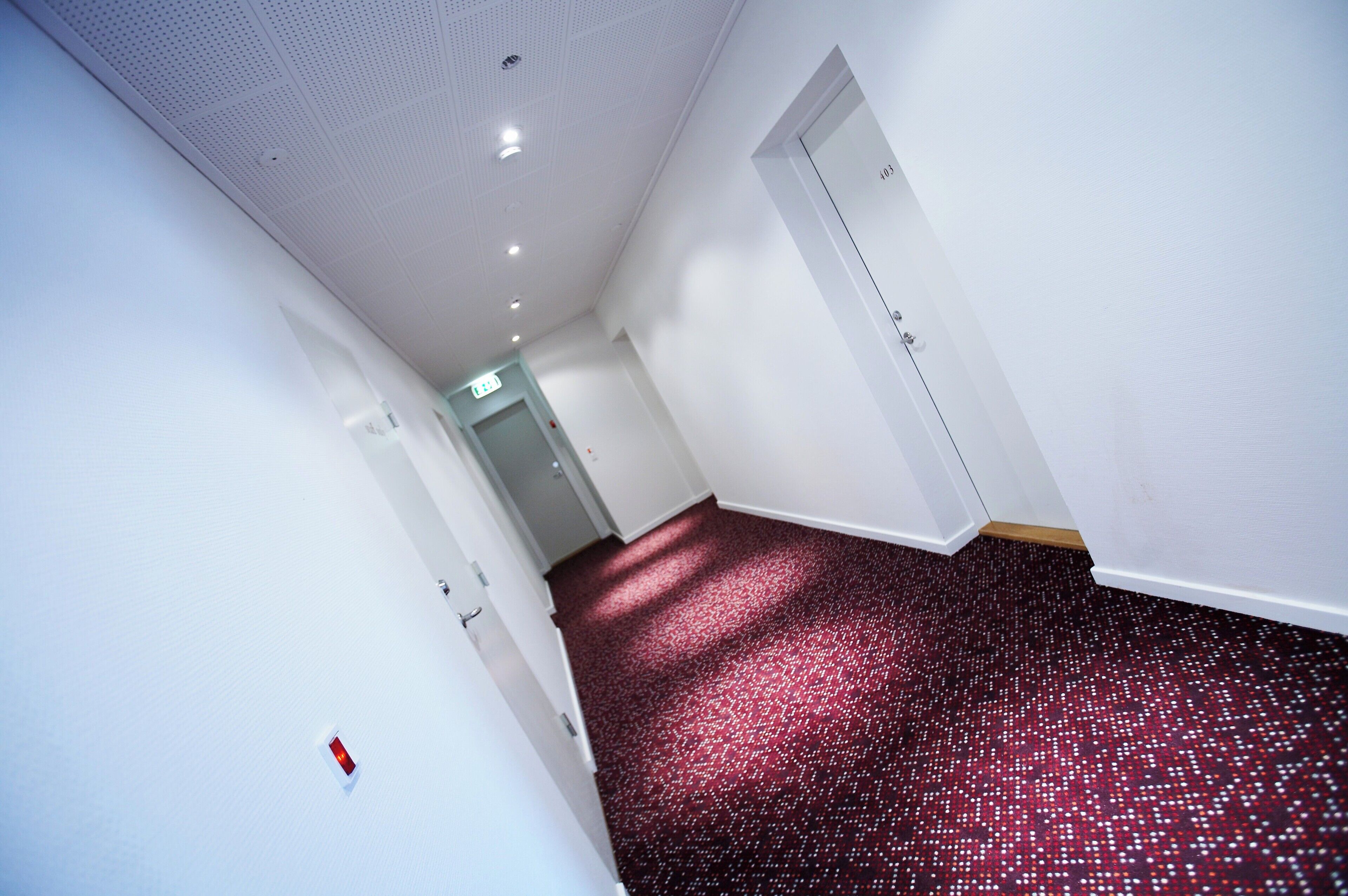 Hypo-allergenic bedding, desk, iron/ironing board, free WiFi