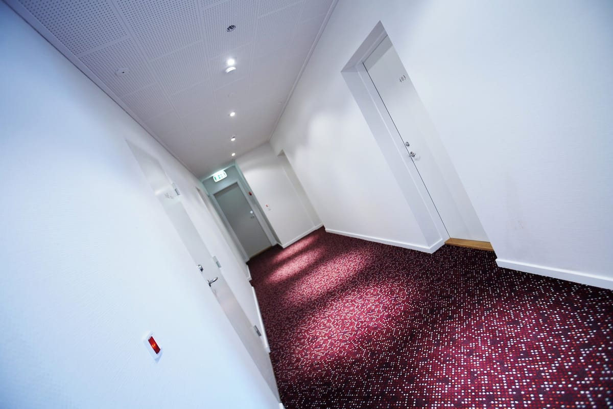 Hypo-allergenic bedding, desk, iron/ironing board, free WiFi