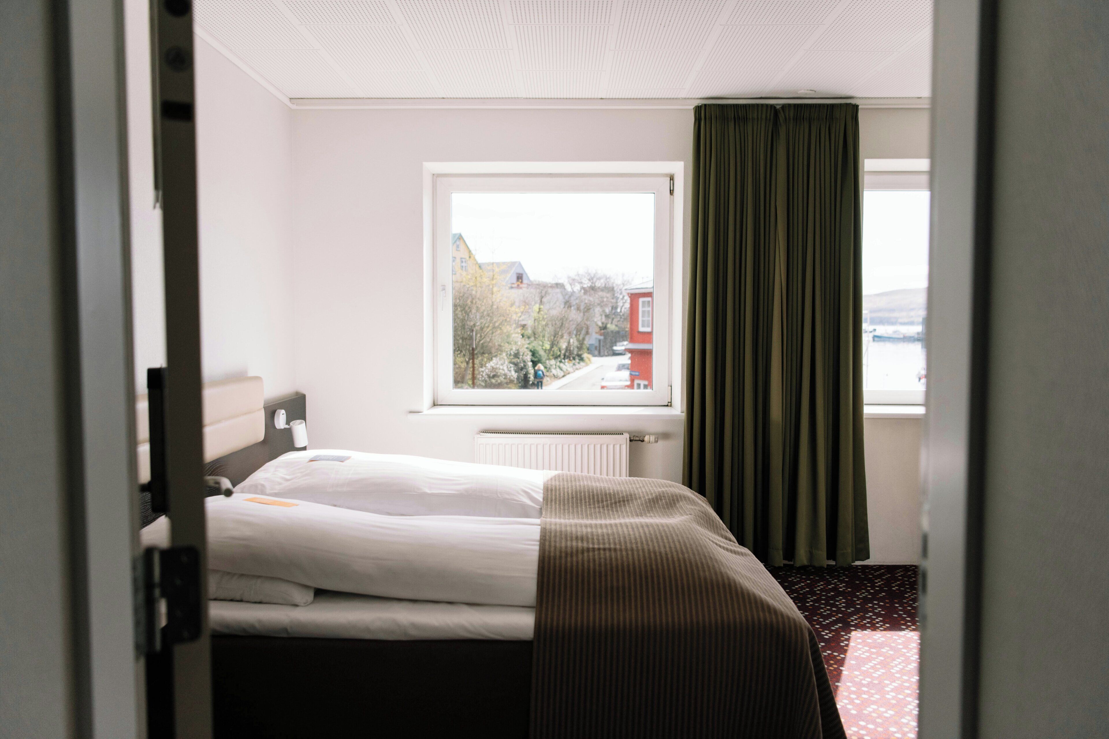 Medium Room with Sea View | เครื่องนอนป้องกันสารก่อภูมิแพ้, โต๊ะทำงาน, เตารีด/โต๊ะรีดผ้า, Wi-Fi ฟรี