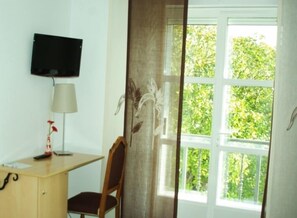 Double or Twin Room | Room amenity - Hotel Mediante (Ribadeo)