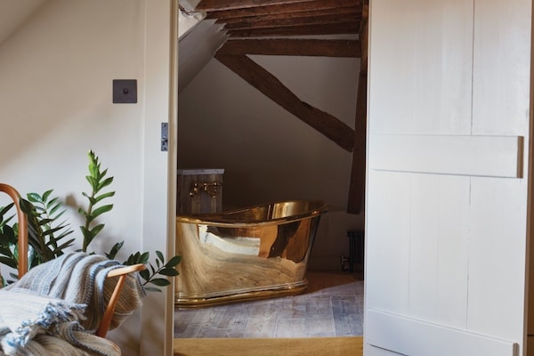 Junior Room, 1 Katil Kelamin (Double) | Bilik Mandi | Gabungan pancuran/tab mandi, tab mandi rendaman dalam