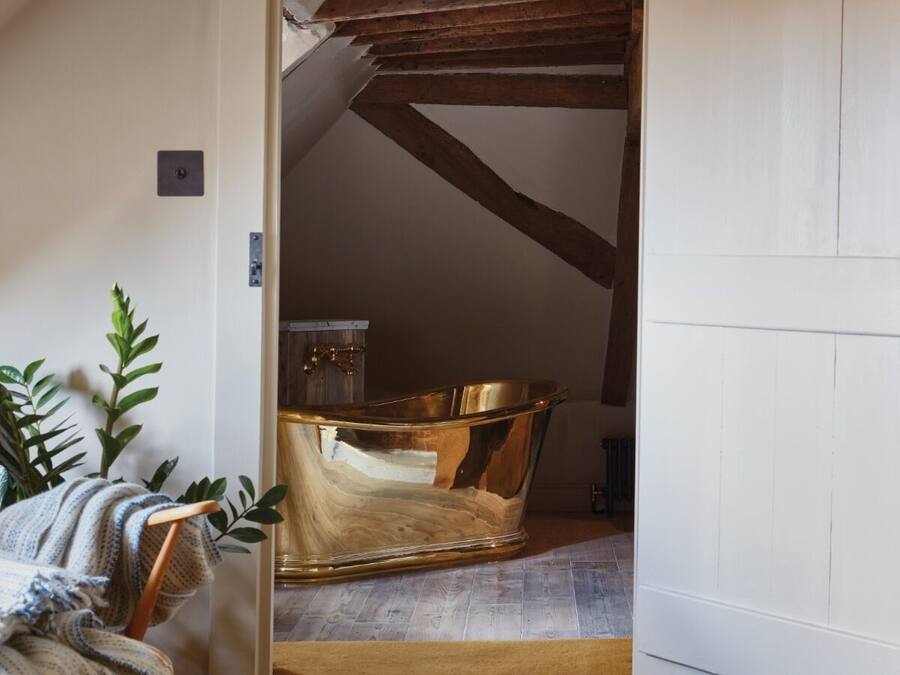 Junior Room, 1 Double Bed | Bathroom | Combined shower/tub, deep soaking tub, rainfall showerhead