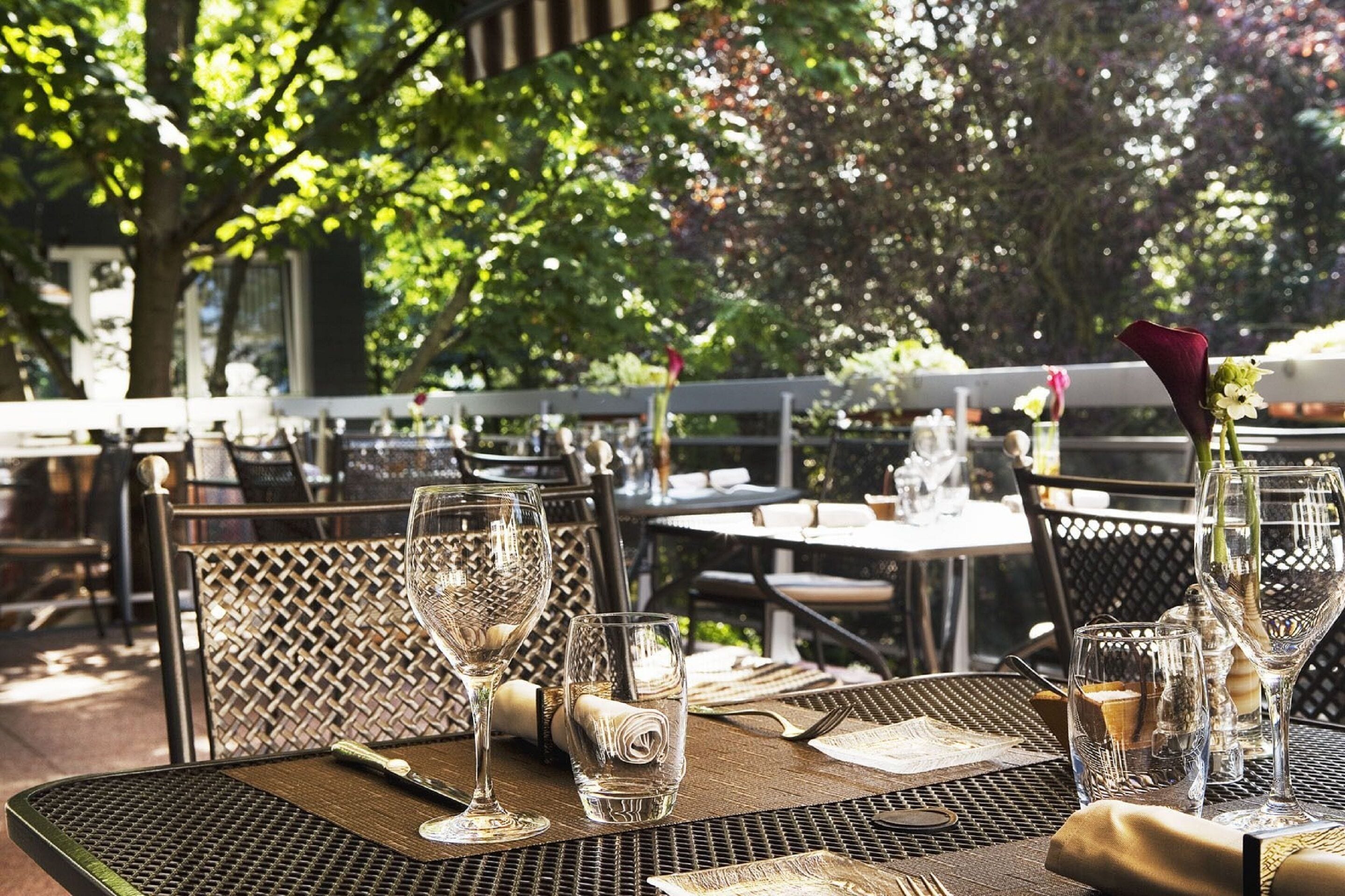 Lunch and dinner served, garden views 