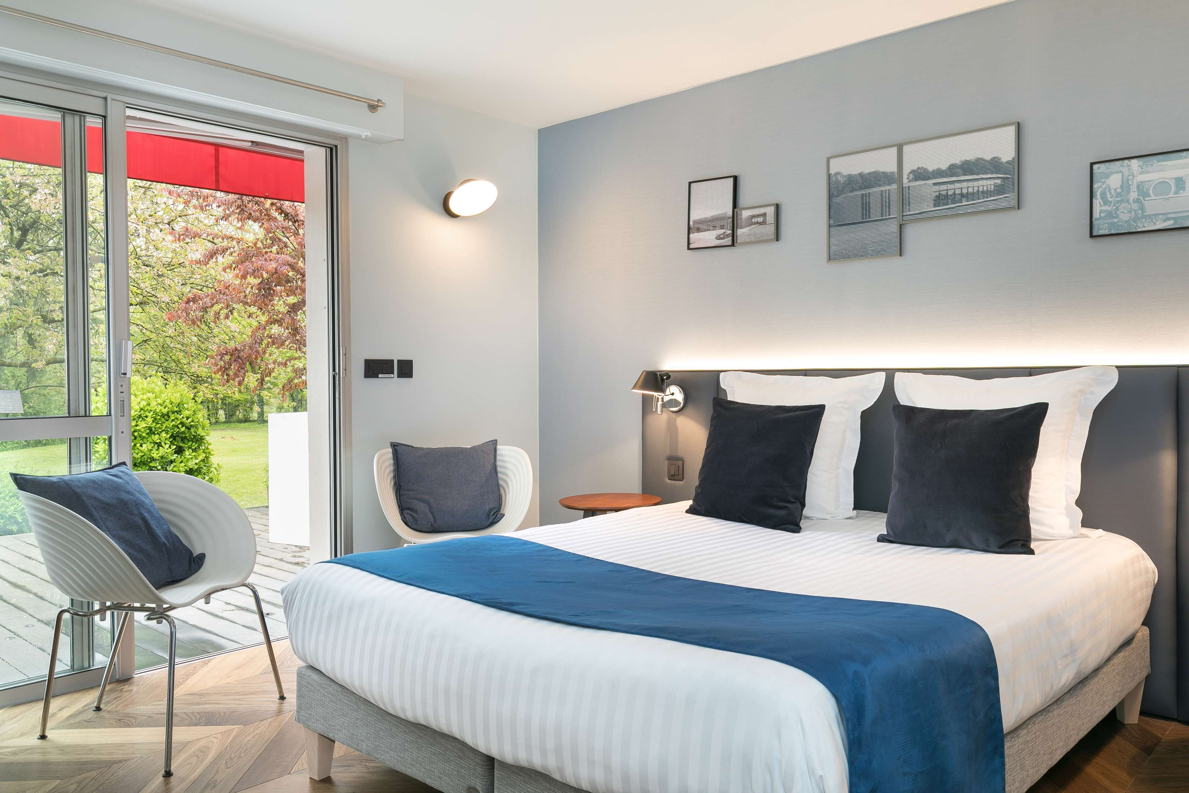 Superior Room | In-room safe, desk, blackout drapes, soundproofing