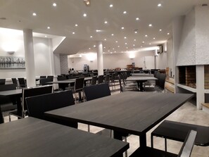 Daily buffet breakfast (EUR 11 per person)