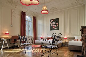 Triple Room | Pillowtop beds, desk, blackout drapes, soundproofing