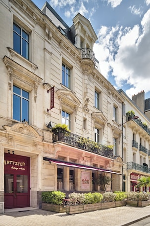 Fachada da propriedade. The Originals City, Hôtel Artyster, Le Mans Centre