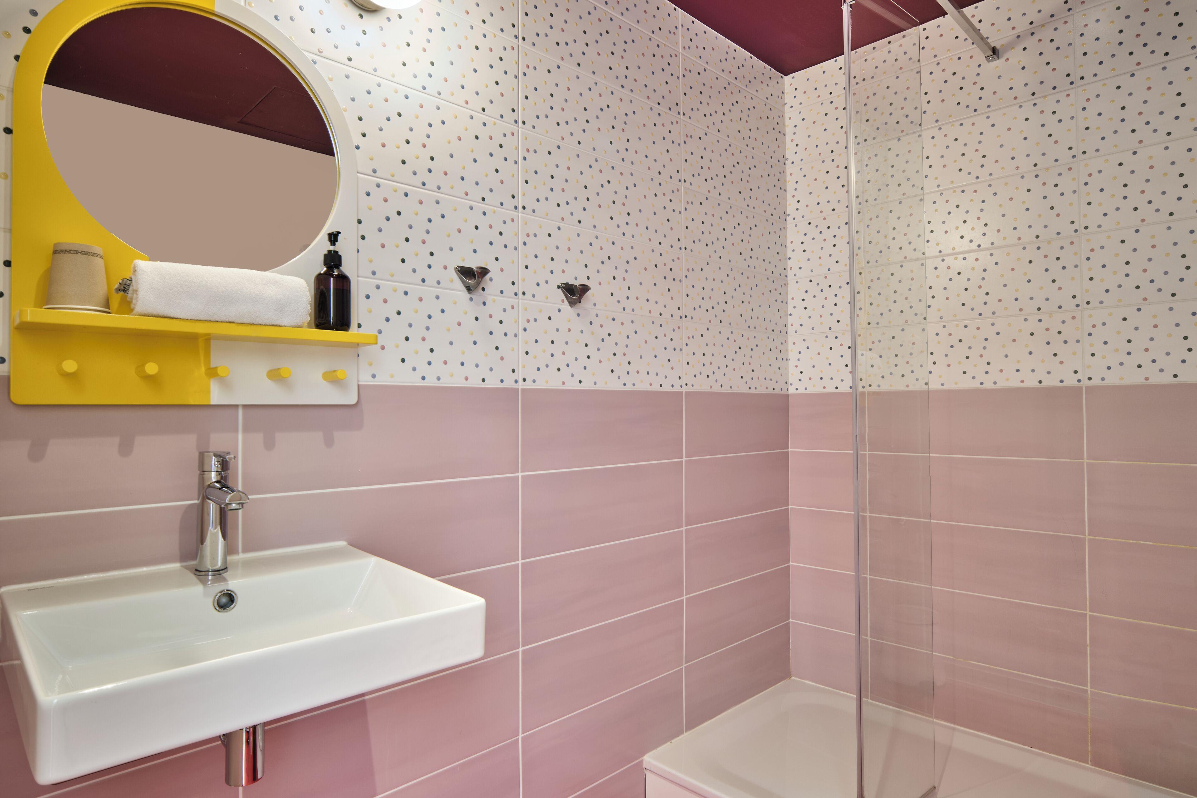 triple room | bathroom | shower, hair dryer, towels, soap