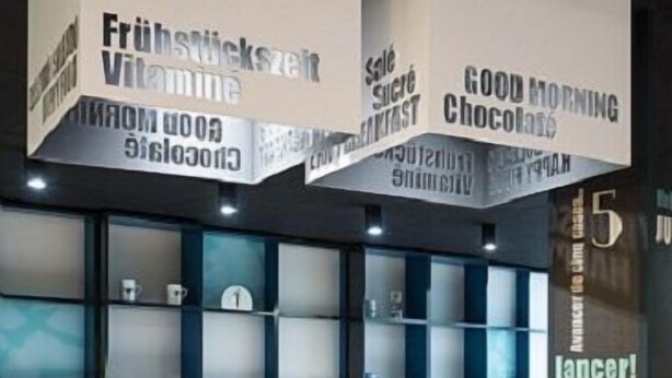 A breakfast buffet with croissants, bread, and pastries. - ibis Styles Deauville Centre (Deauville)