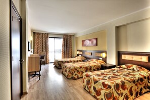 In-room safe, desk, iron/ironing board, rollaway beds - Livadhiotis City Hotel (Larnaca)