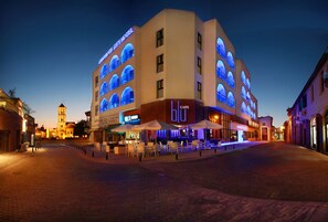 Property entrance - Livadhiotis City Hotel (Larnaca)