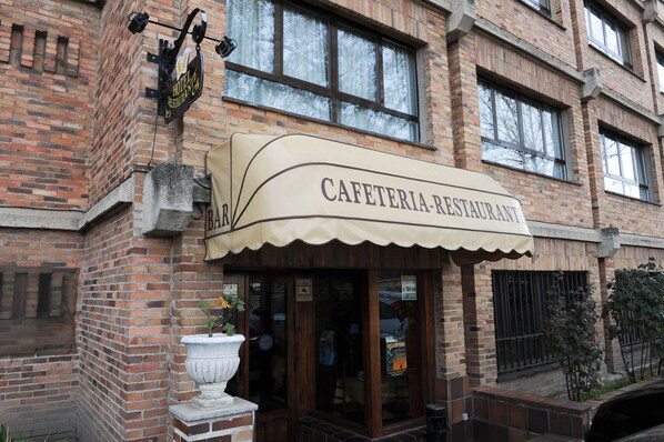 Daily buffet breakfast (EUR 7.50 per person) - Hotel Corregidor (Segovia)