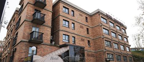 Facciata della struttura