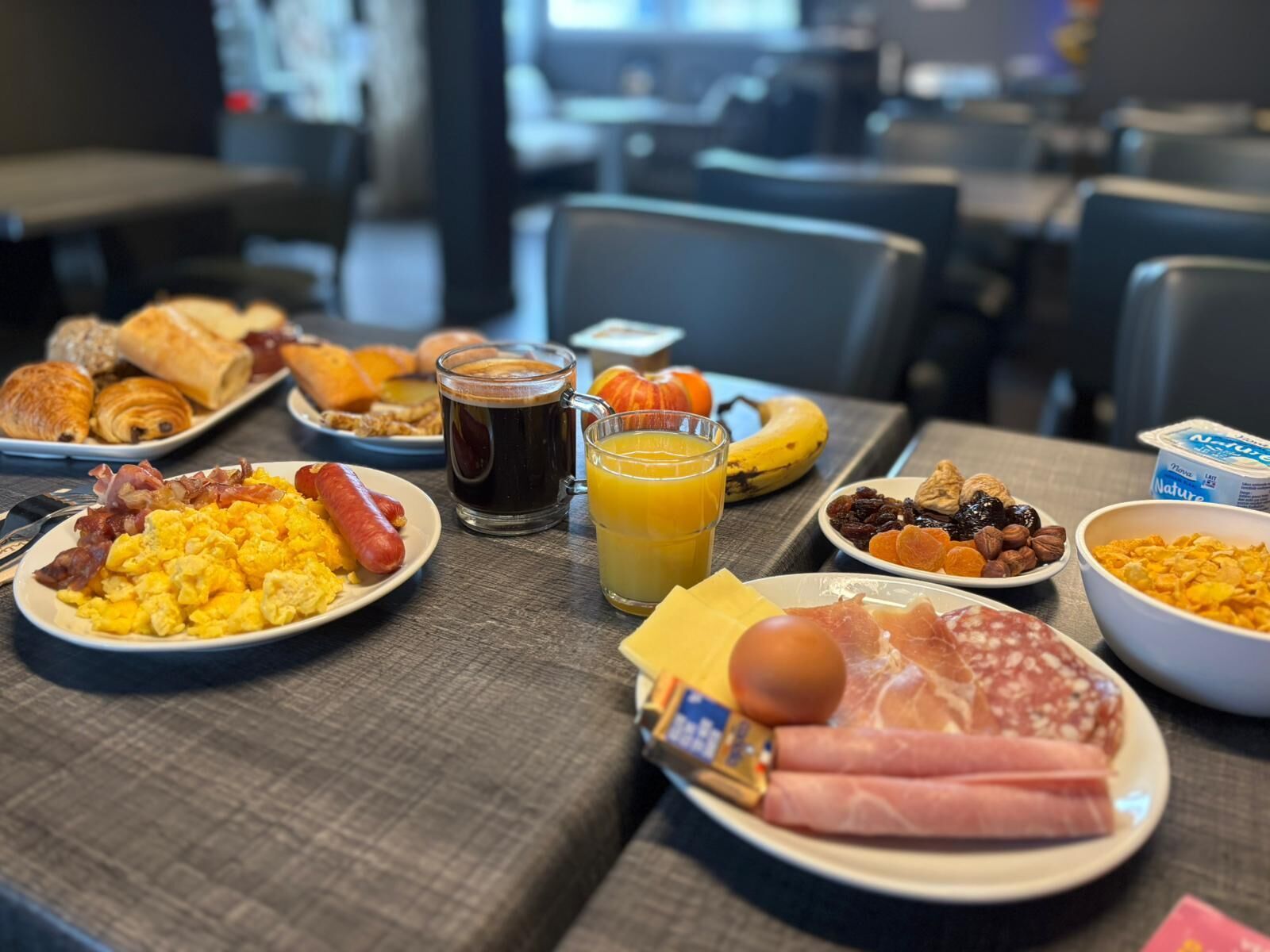 daily buffet breakfast (eur 11 per person)