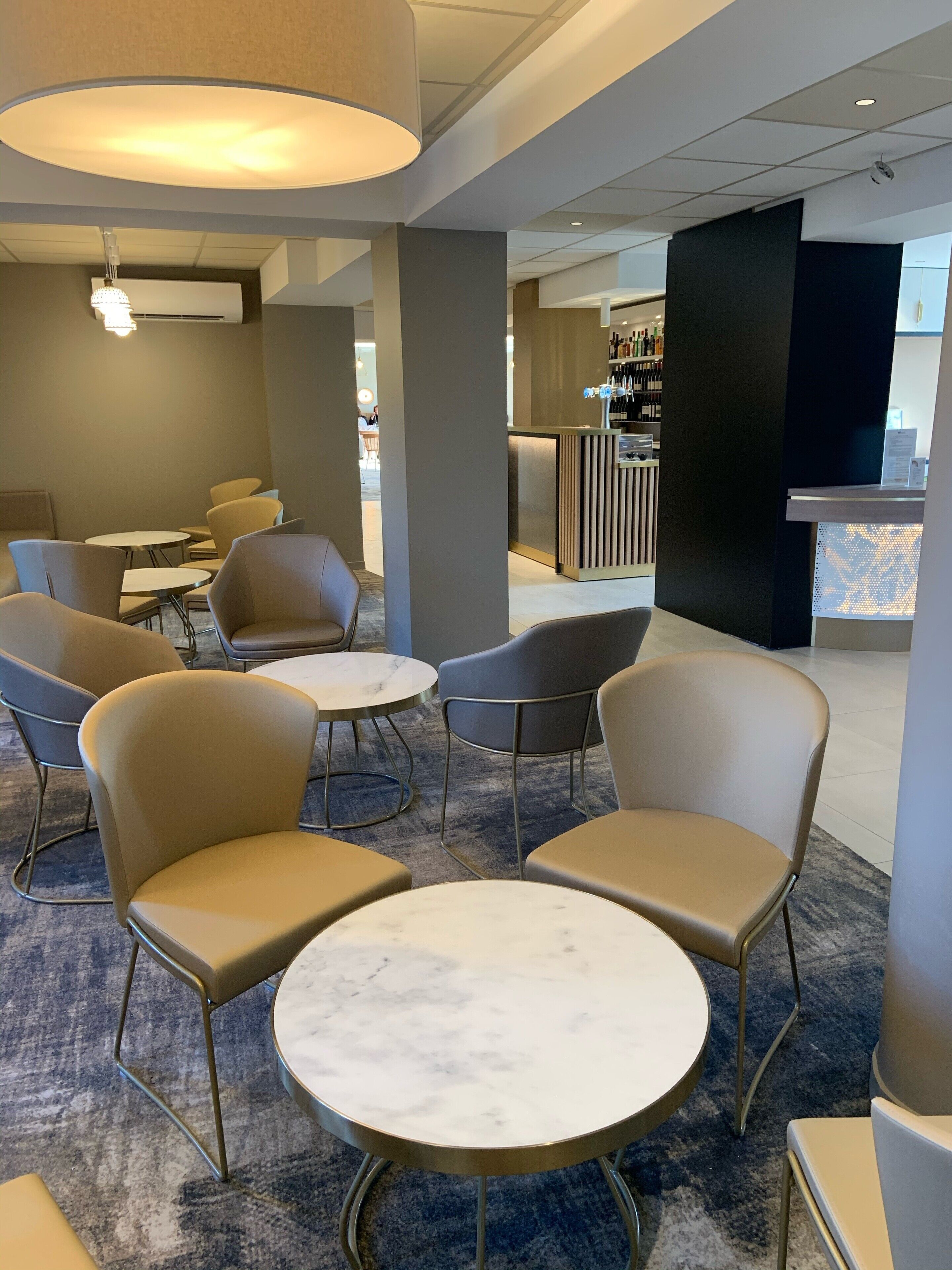 Coin salon dans le hall