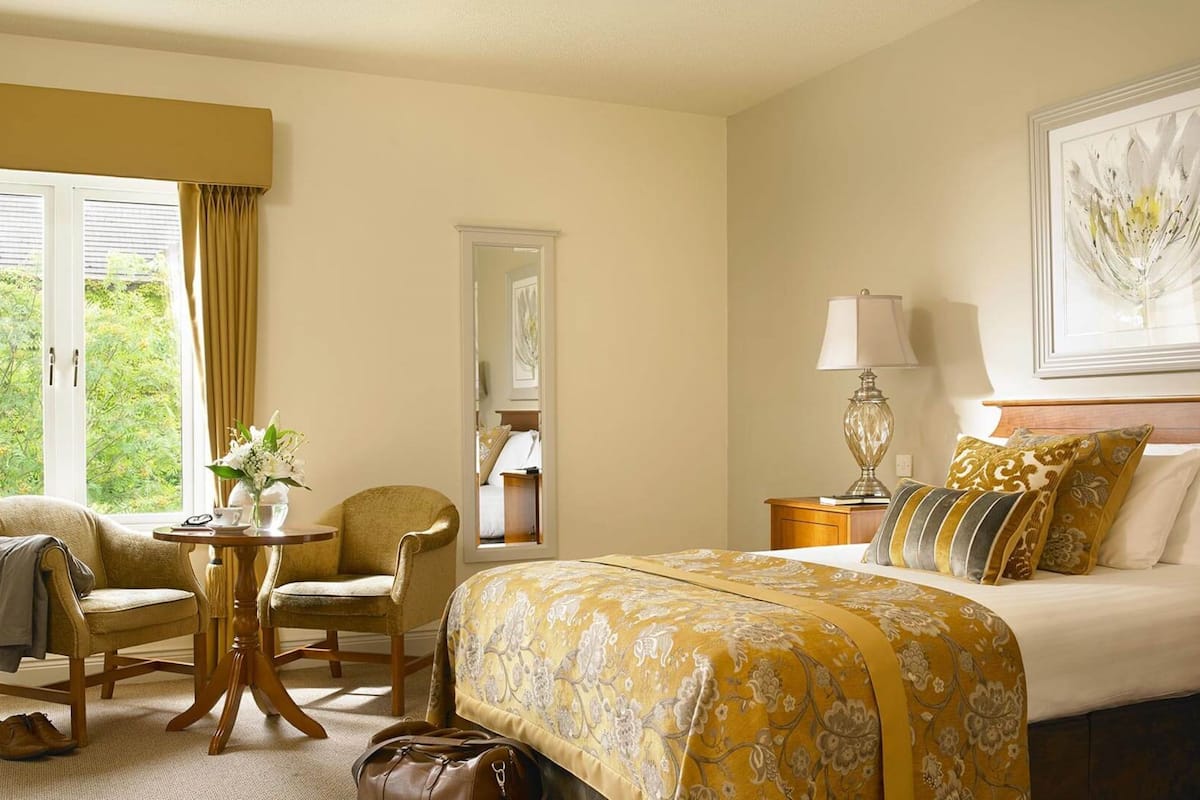 executive room | 1 bedroom, blackout curtains, soundproofing, iron/ironing board