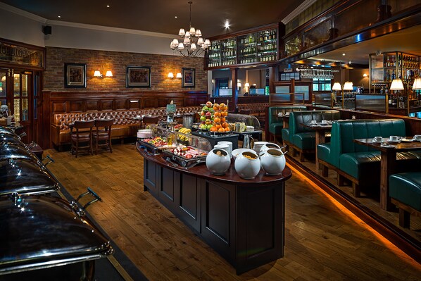 Dagelijks ontbijtbuffet (EUR 15 per persoon)