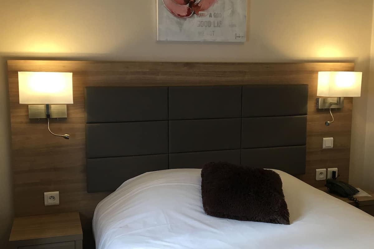 superior double room | 1 bedroom, premium bedding, desk, blackout curtains