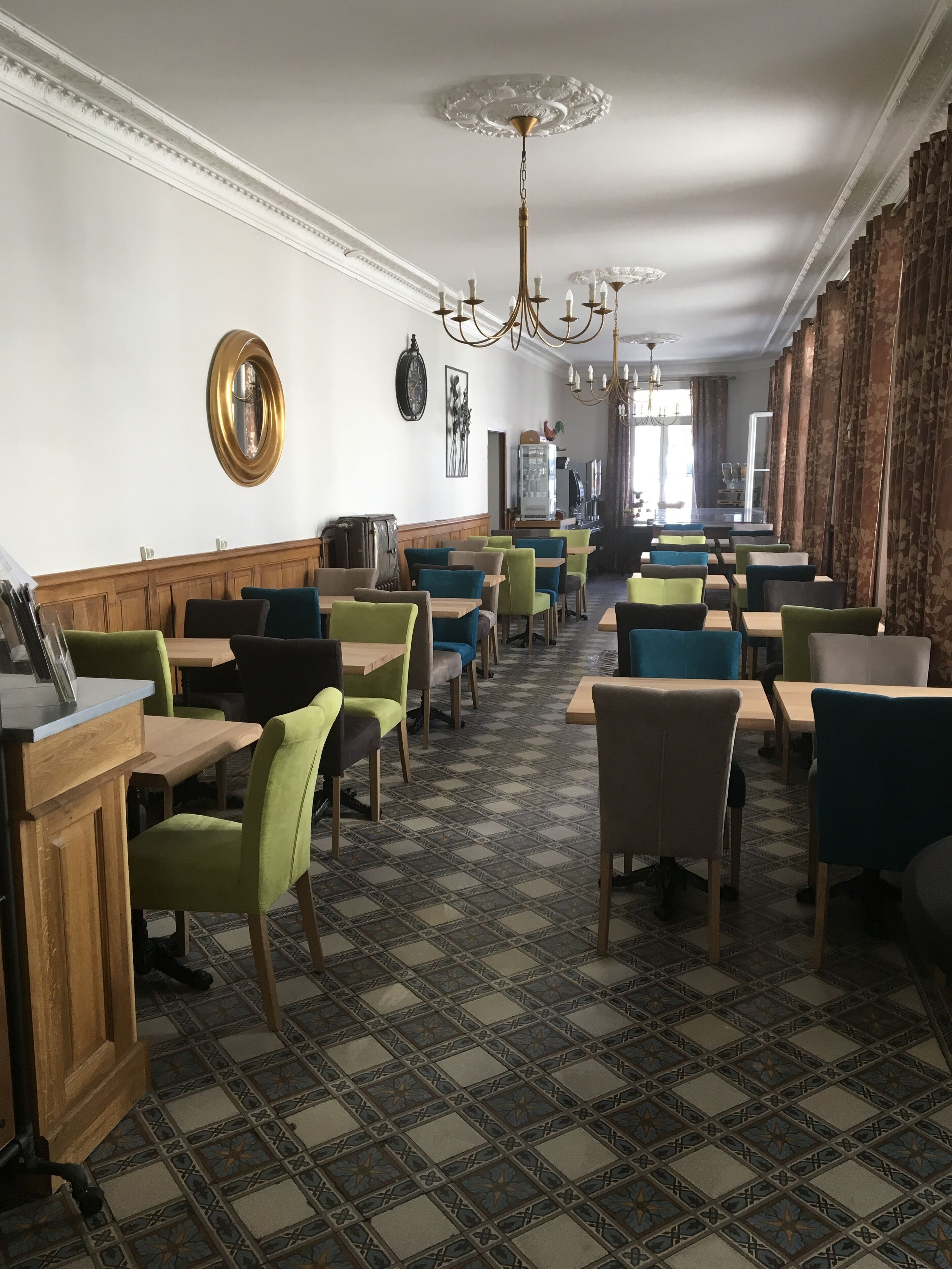 Daily buffet breakfast (EUR 11.9 per person)