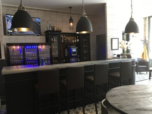 Bar (in der Unterkunft)