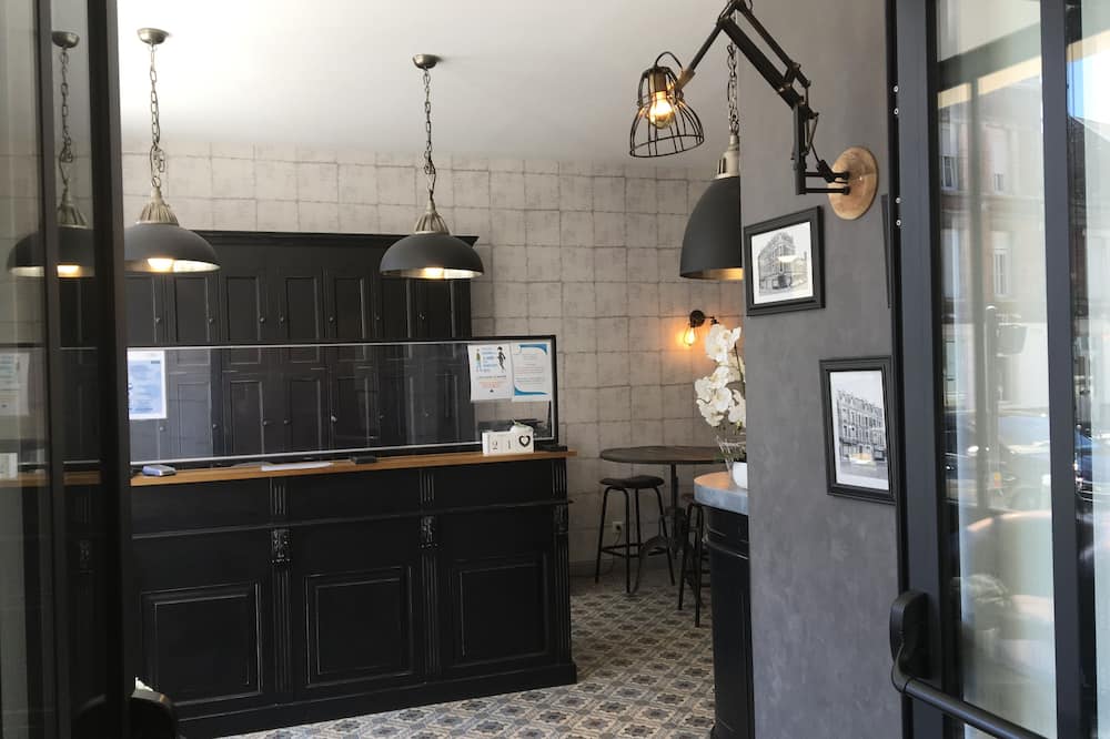 Logis Hôtel& Appartements Le Florence