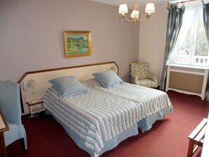 โต๊ะทำงาน, เปล/เตียงเด็กอ่อน (ฟรี), Wi-Fi ฟรี