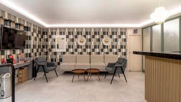 Continentaal ontbijt in het weekend (EUR 10 per persoon)