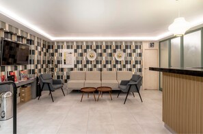 Desayuno continental los fines de semana (EUR 10 por persona)