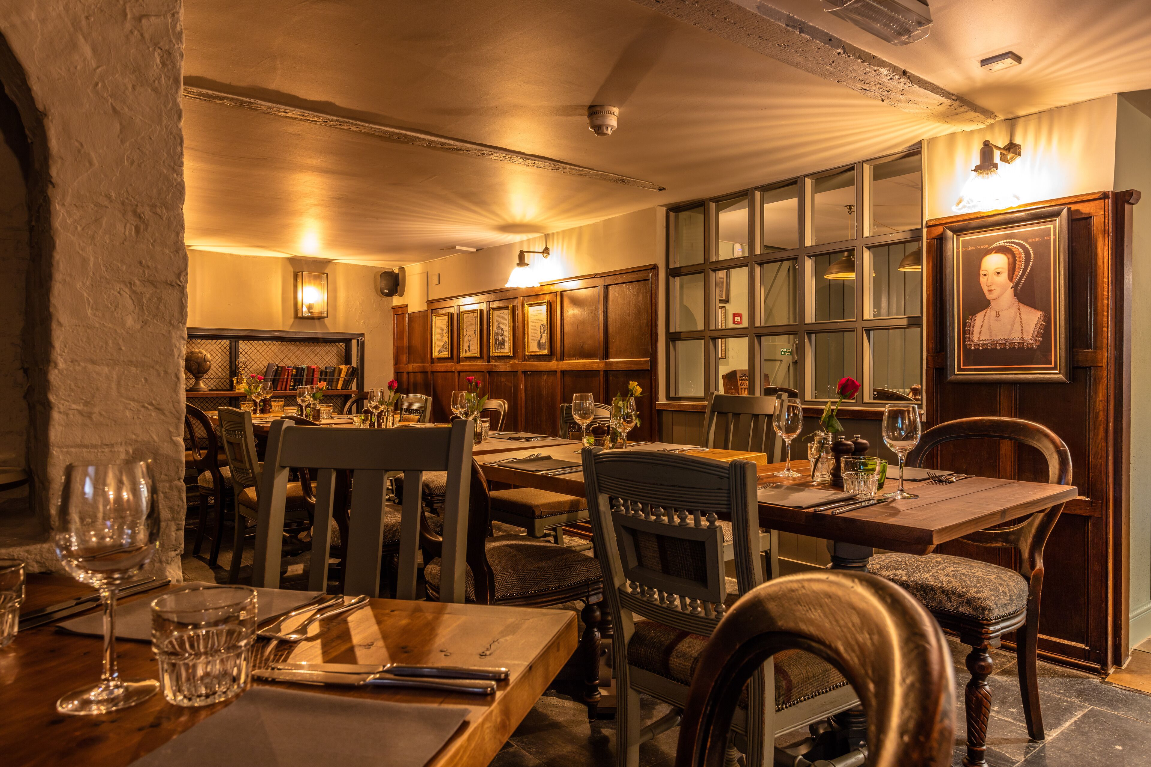 breakfast, lunch and dinner served