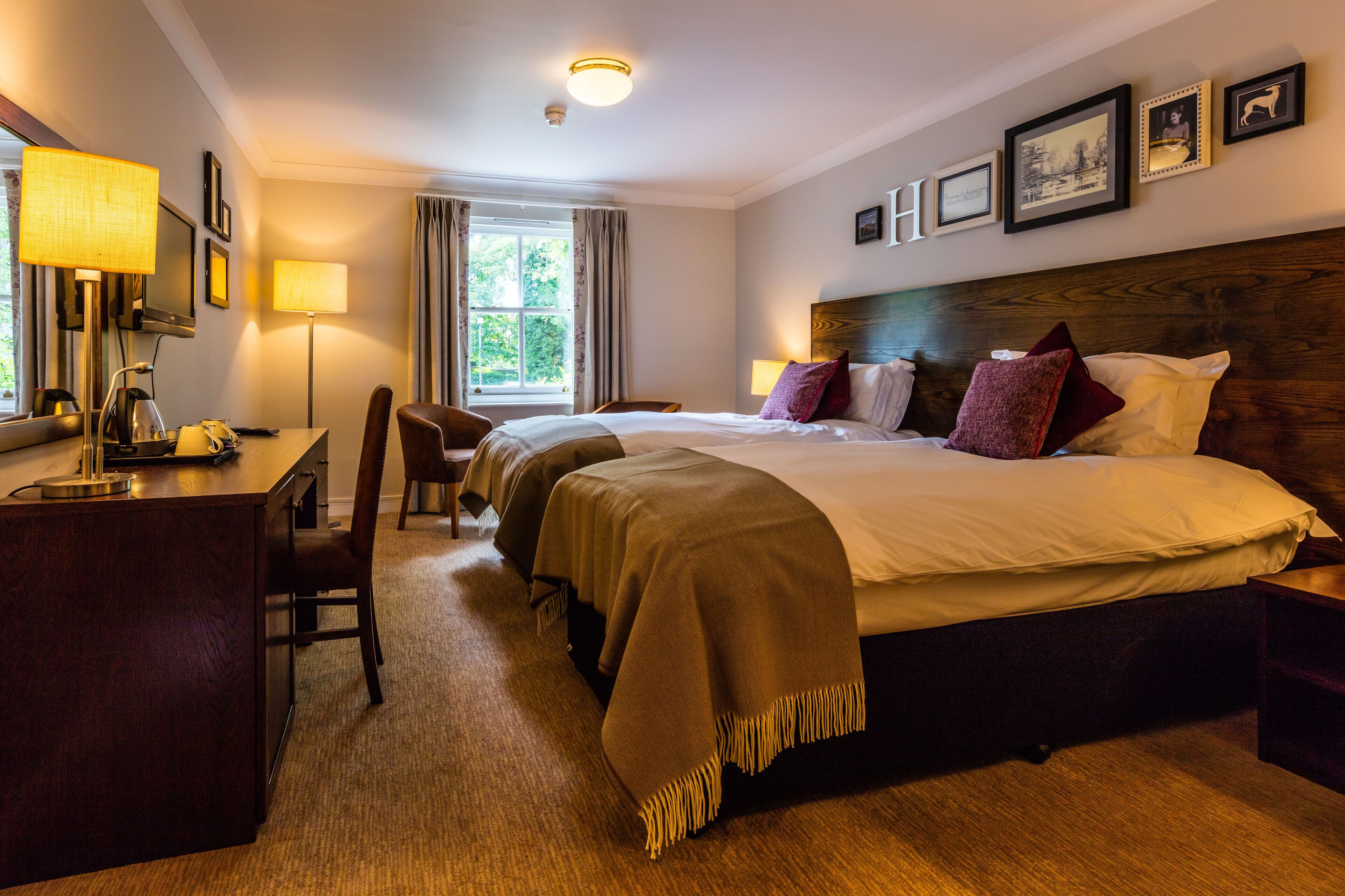 Classic Twin Room | Desk, iron/ironing board, free WiFi, bed sheets