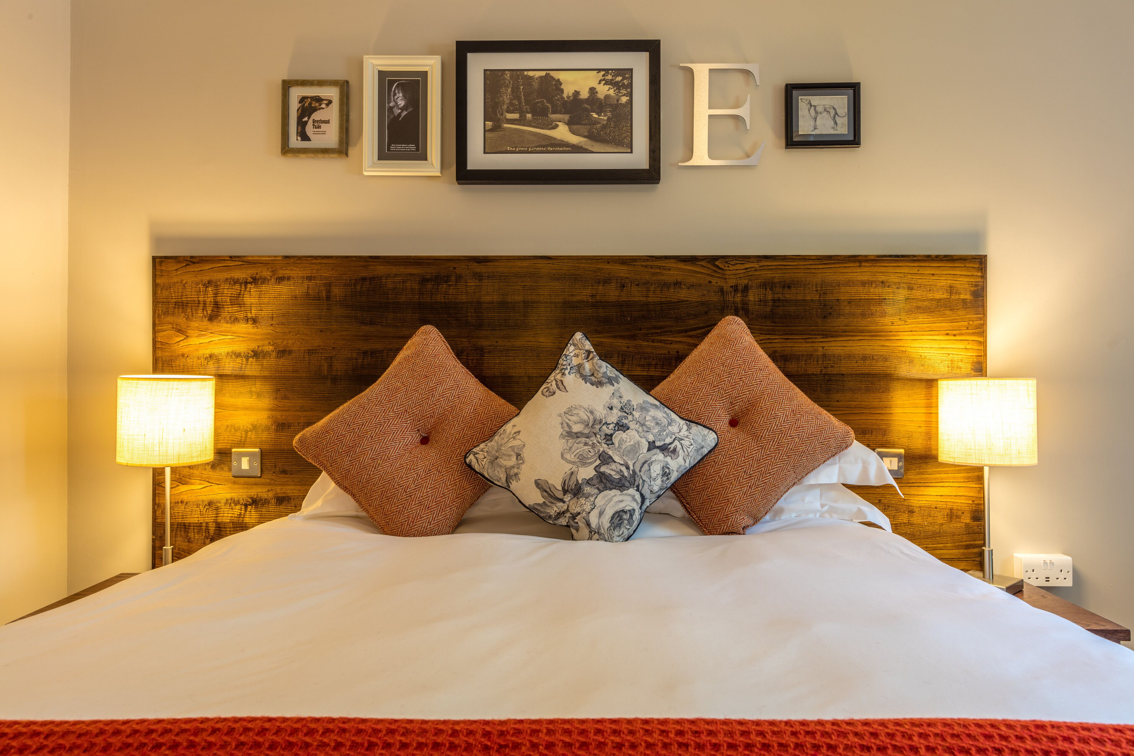 classic double room | desk, iron/ironing board, free wifi, bed sheets