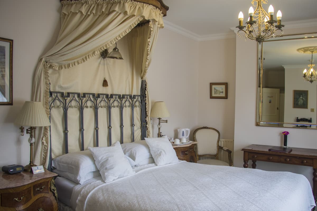 Deluxe dubbelrum - eget badrum (Leopold Room) | Gratis wi-fi