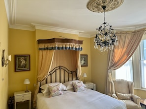 Deluxe Double or Twin Room, Ensuite (Alice Room) - Albert & Victoria Guest House (Eastbourne)