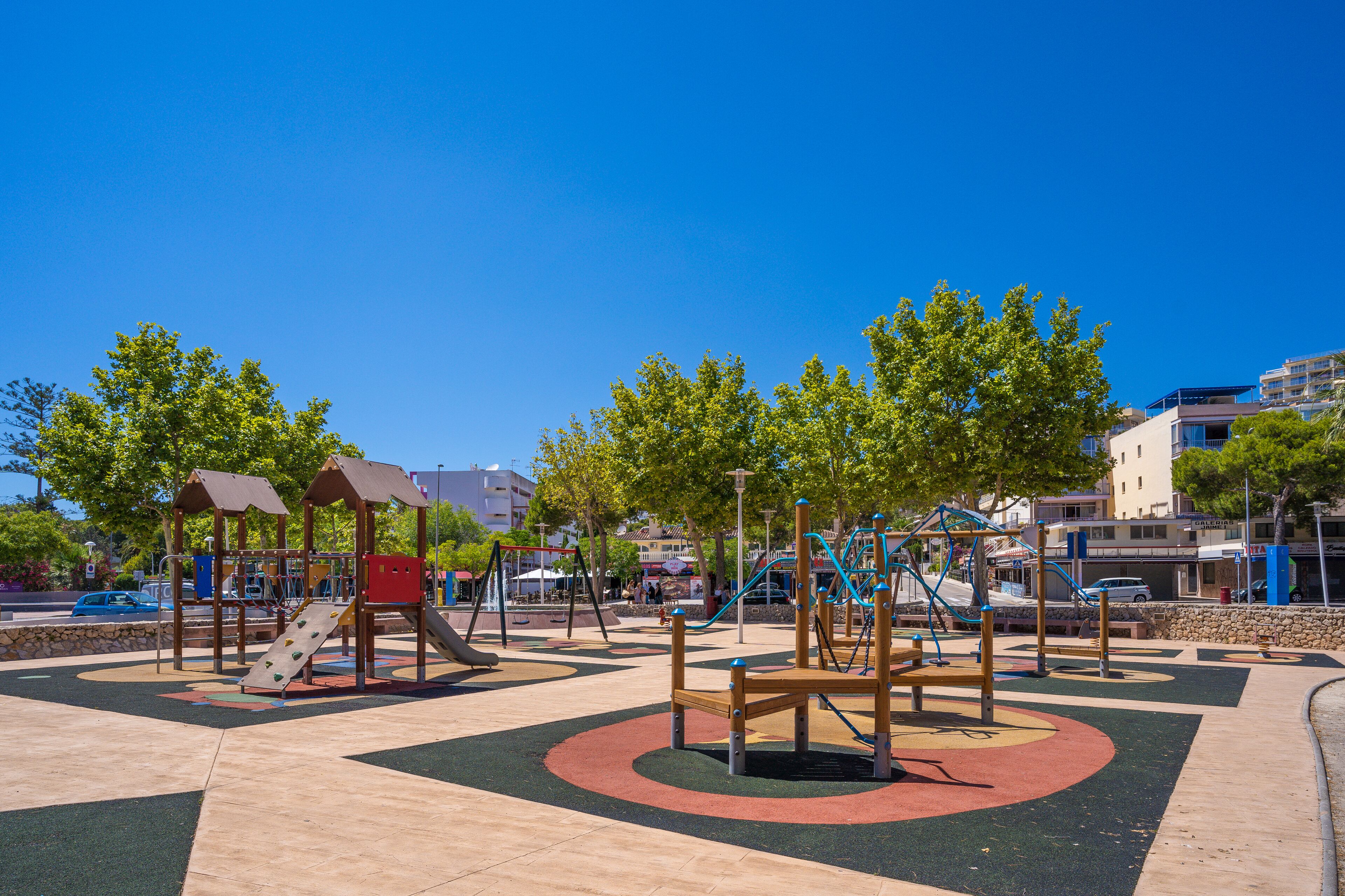 Children’s play area – outdoor