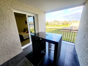 Superior Double Room | Terrace/patio - LOGIS Le Capricorne (Marmande)