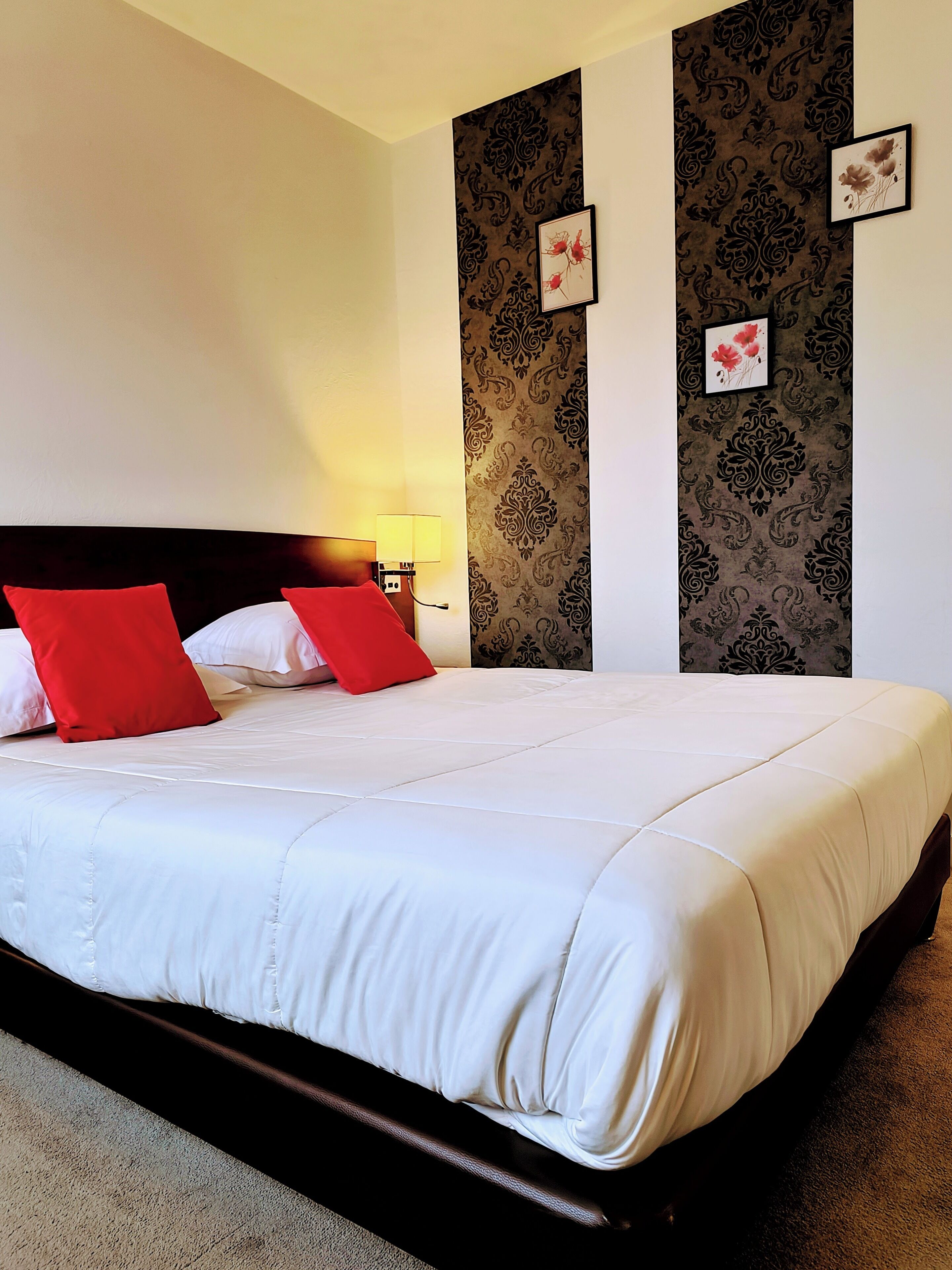 Comfort Double Room | Premium bedding, desk, iron/ironing board, free WiFi