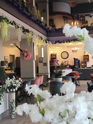 Reception - Hotel Saint Jacques (Parthenay)