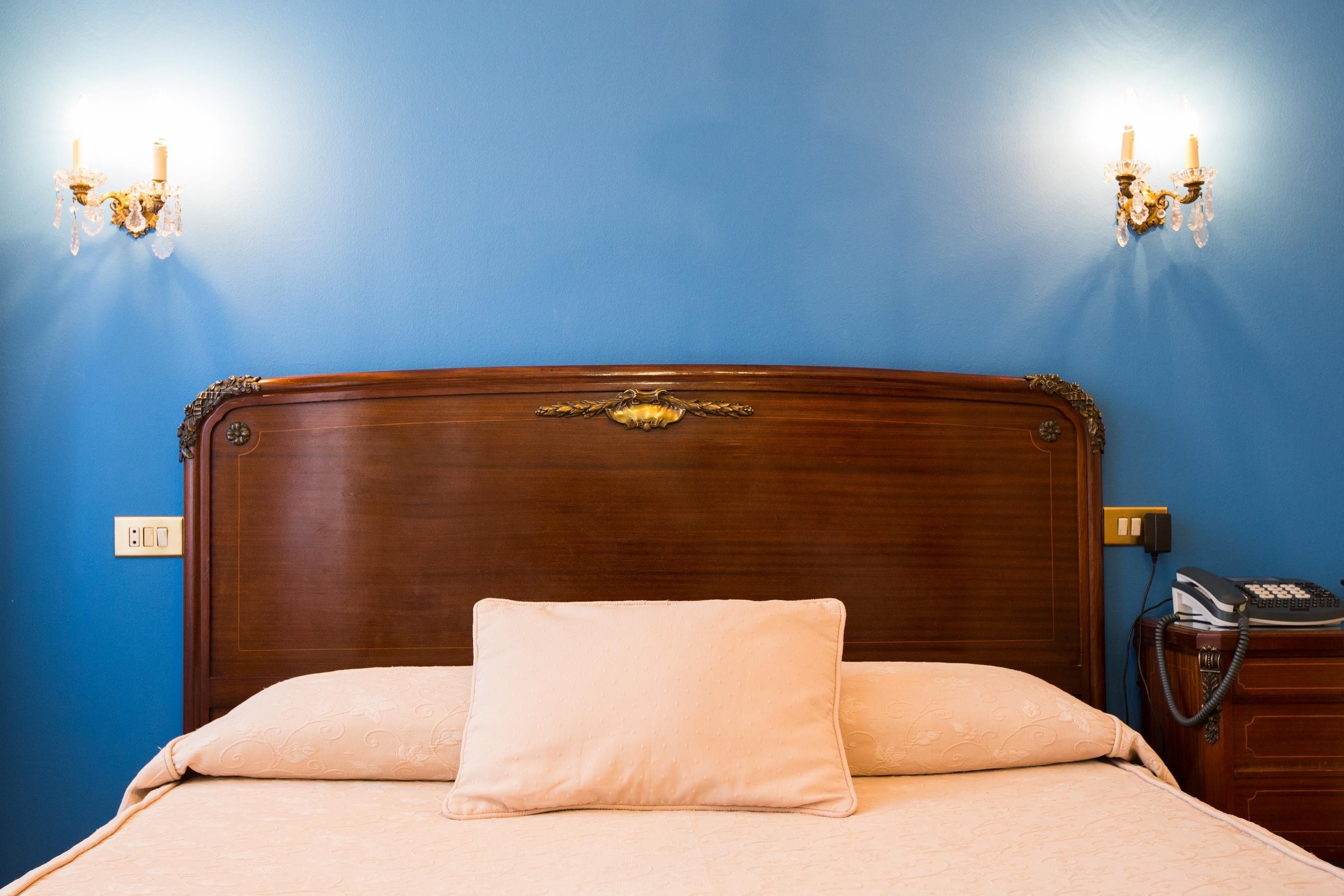 suite | premium bedding, minibar, desk, cots/infant beds