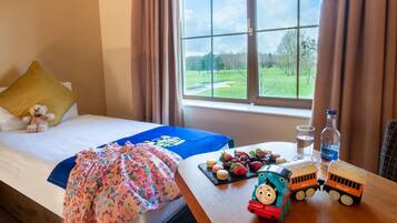 Family Room 2+1 | In-room safe, desk, iron/ironing board, free WiFi