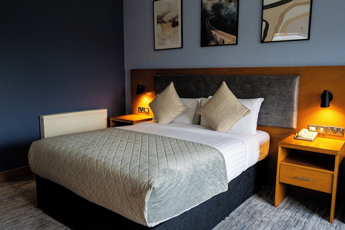 in-room safe, desk, iron/ironing board, free wifi