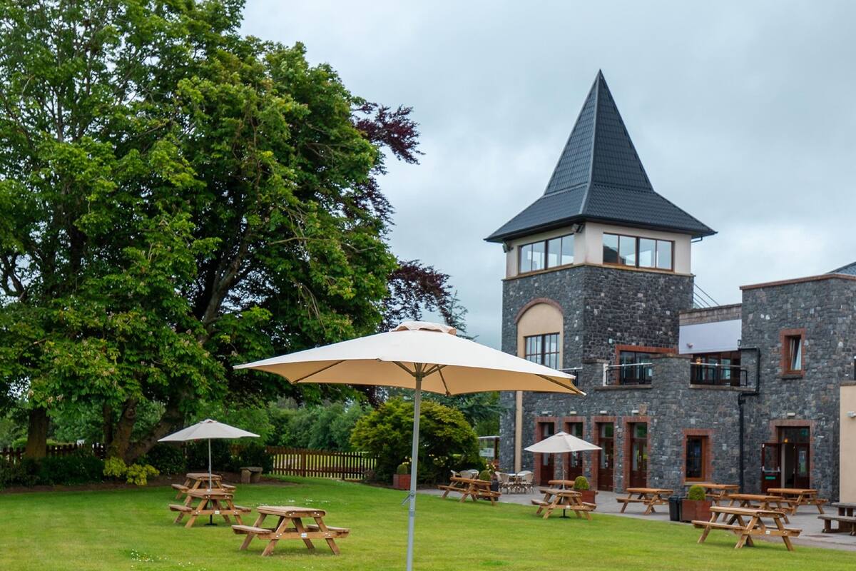 outdoor banquet area