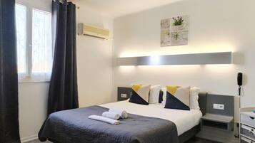 Free WiFi, bed sheets