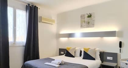 Logis Hôtel La Bastide d'Entraigues