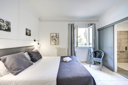 Logis Hôtel La Bastide d'Entraigues