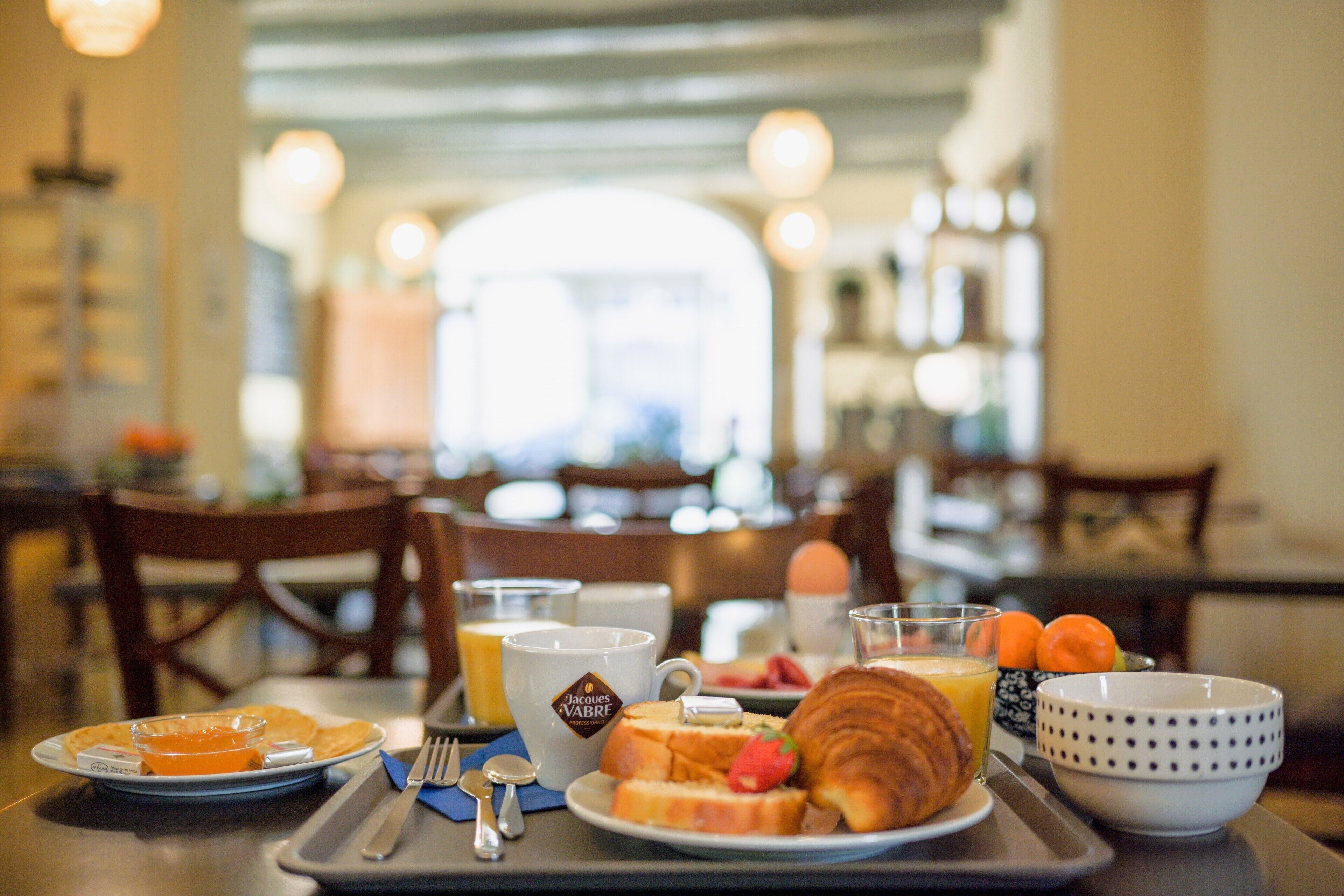 Tägliches Frühstücksbuffet gegen Gebühr
