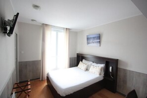 Habitación doble | Insonorización, tabla de planchar con plancha y cunas gratuitas 