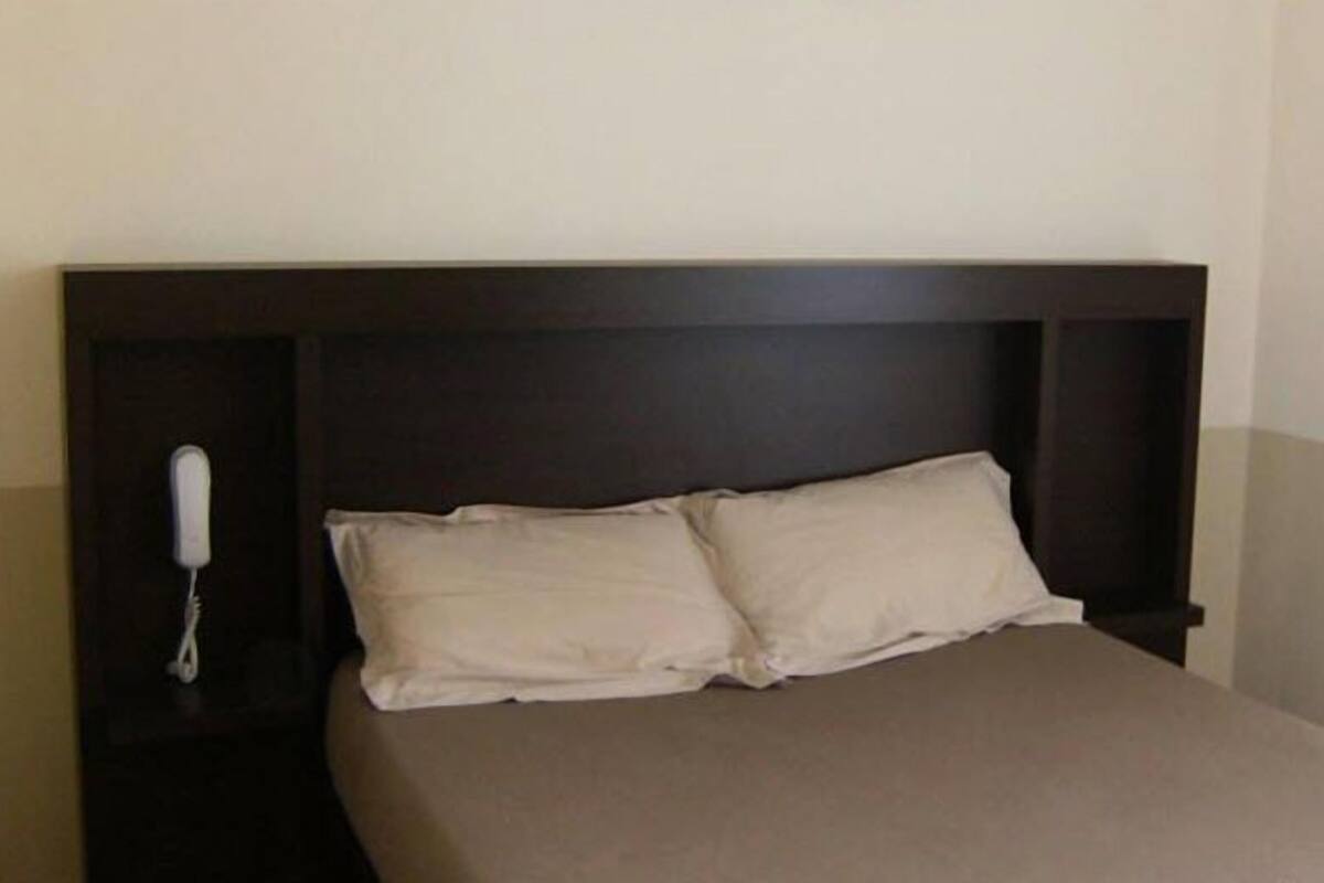 Kedap suara, setrika/meja setrika, dan tempat tidur bayi gratis